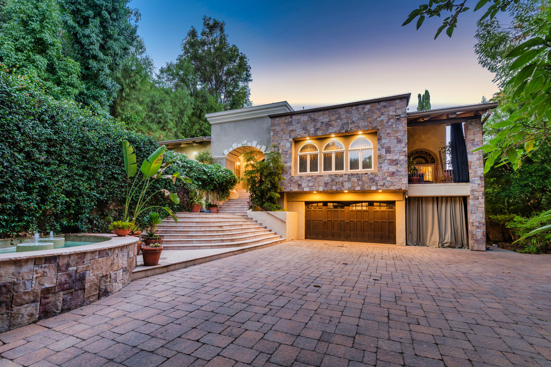 Nick Vanessa Lachey Former Encino Home Driveway