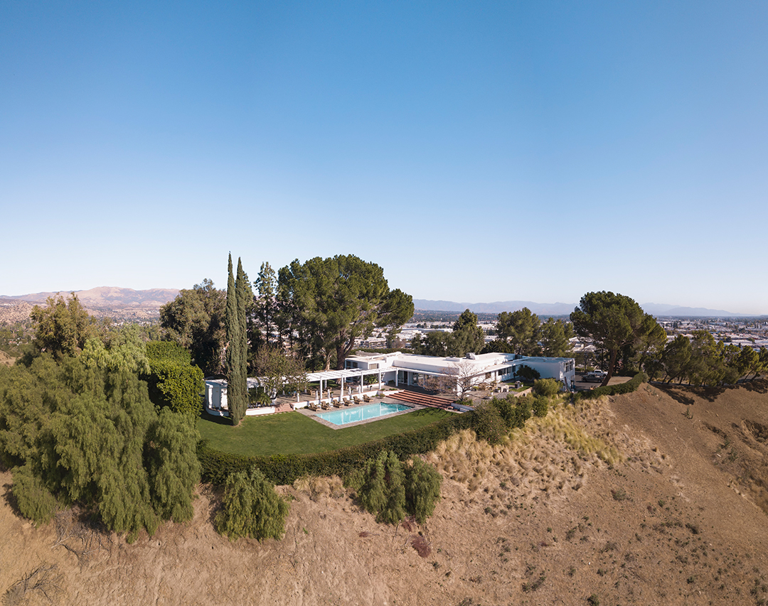 Frank Sinatras Iconic Former La Home Dubbed Byrdview Wants 21 5m Aerial B