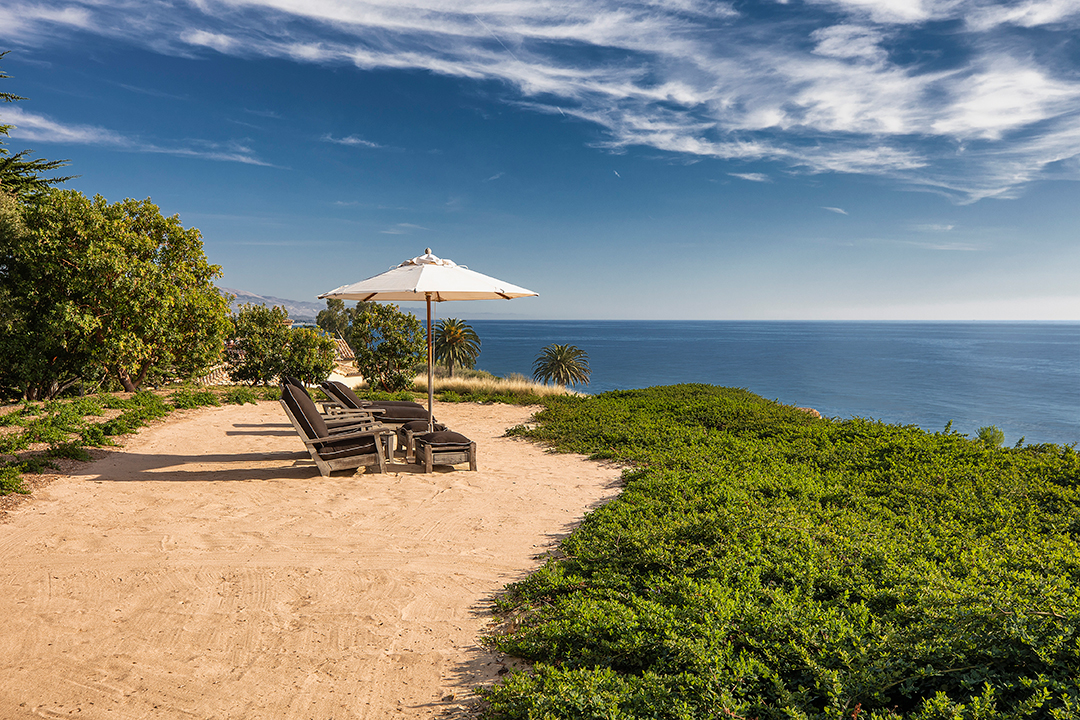 This 160m Oceanfront Estate Just Became The Most Expensive Home For Sale In California Blufftop Beach Jim Bartsch