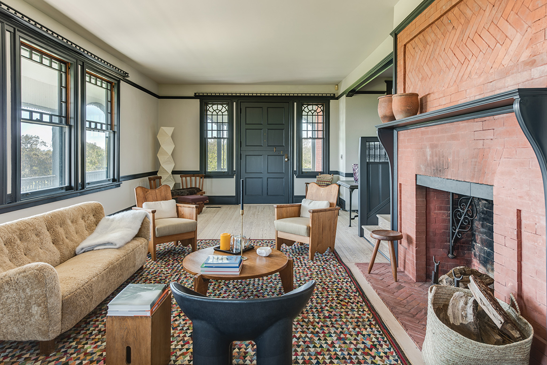 Seven Sisters 153 Deforest Road Montauk Living Room