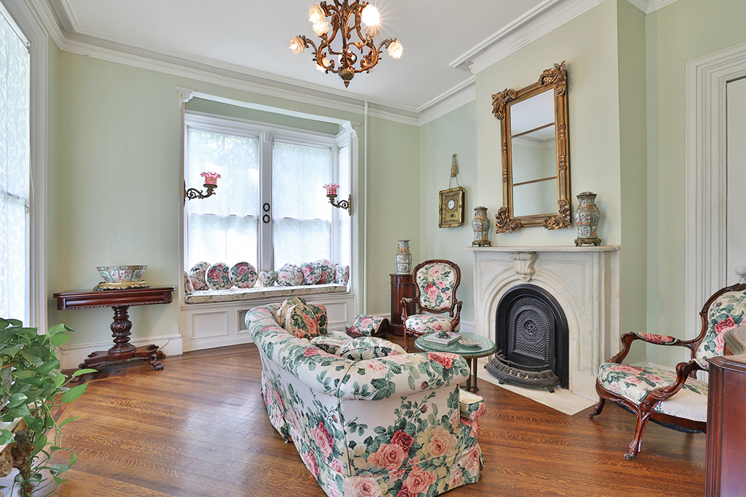 Actress Arlene Dahl And Designer Marc Rosen List Longtime Hudson Valley Weekend Home Parlor