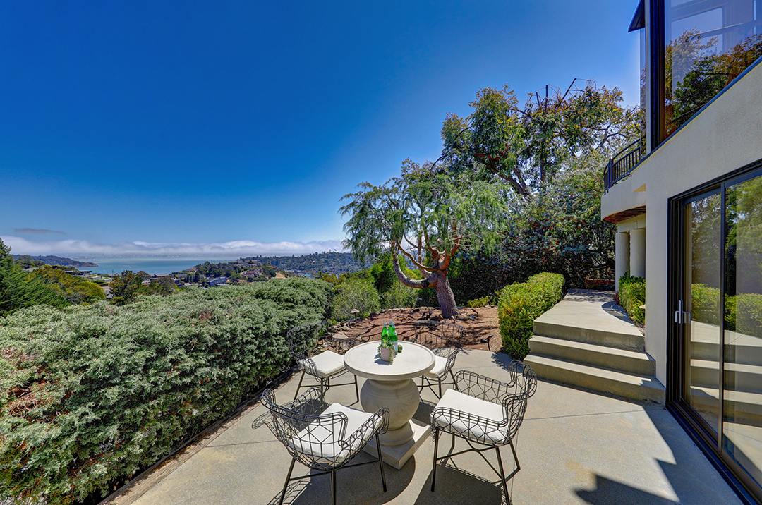 Musician Carlos Santana Lists Cool Contemporary In The Hills Of Tiburon Ca Patio