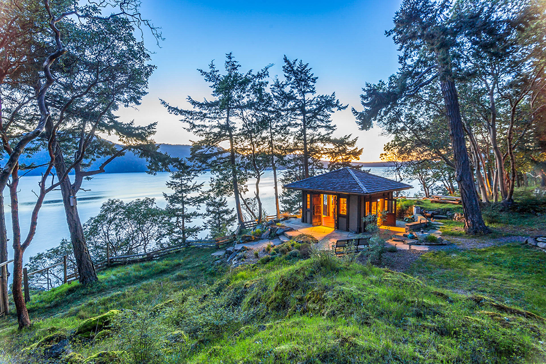 Oprah Winfrey Sells Dreamy Waterfront Estate On Orcas Island For 14m Water View