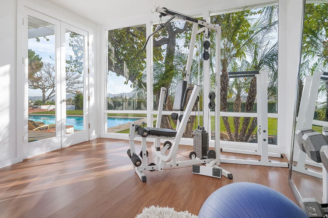 Frank Sinatras Iconic Former La Home Dubbed Byrdview Wants 21 5m Gym