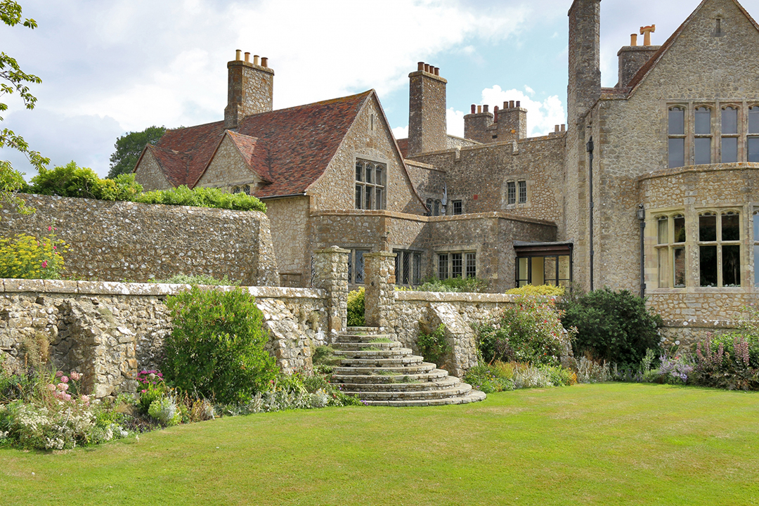 Medieval Kent Castle In England With Views All The Way To France Asks 11m Gardens C