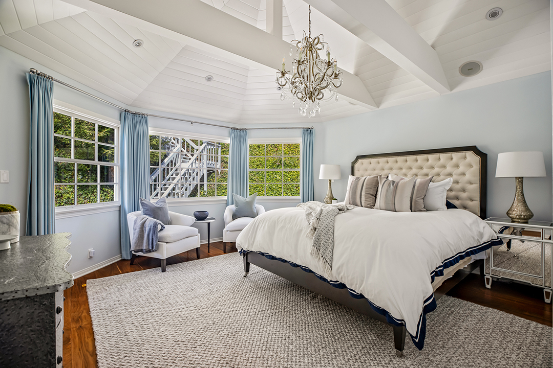 Gwyneth Paltrow Los Angeles Childhood Home Master Bedroom