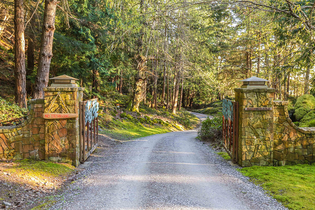 Oprah Winfrey Sells Dreamy Waterfront Estate On Orcas Island For 14m Gates B