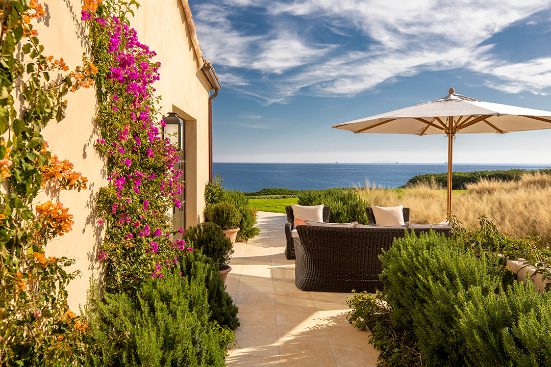 This 160m Oceanfront Estate Just Became The Most Expensive Home For Sale In California Bedroom Terrace Jim Bartsch