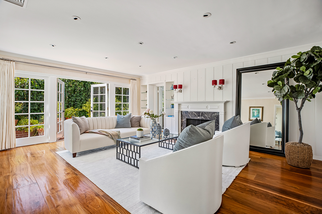 Gwyneth Paltrow Los Angeles Childhood Home Living Room