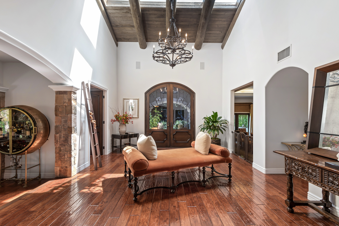 Nick Vanessa Lachey Former Encino Home Foyer
