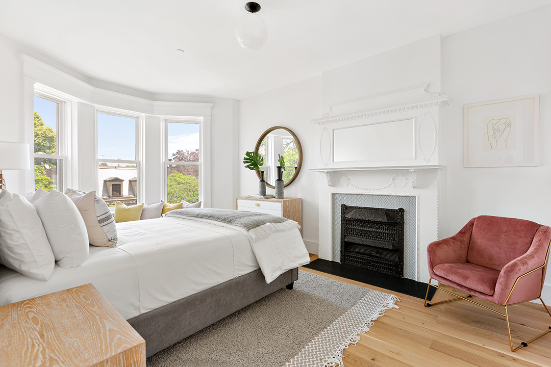 Nyc Doctors Row Townhouse Guest Room