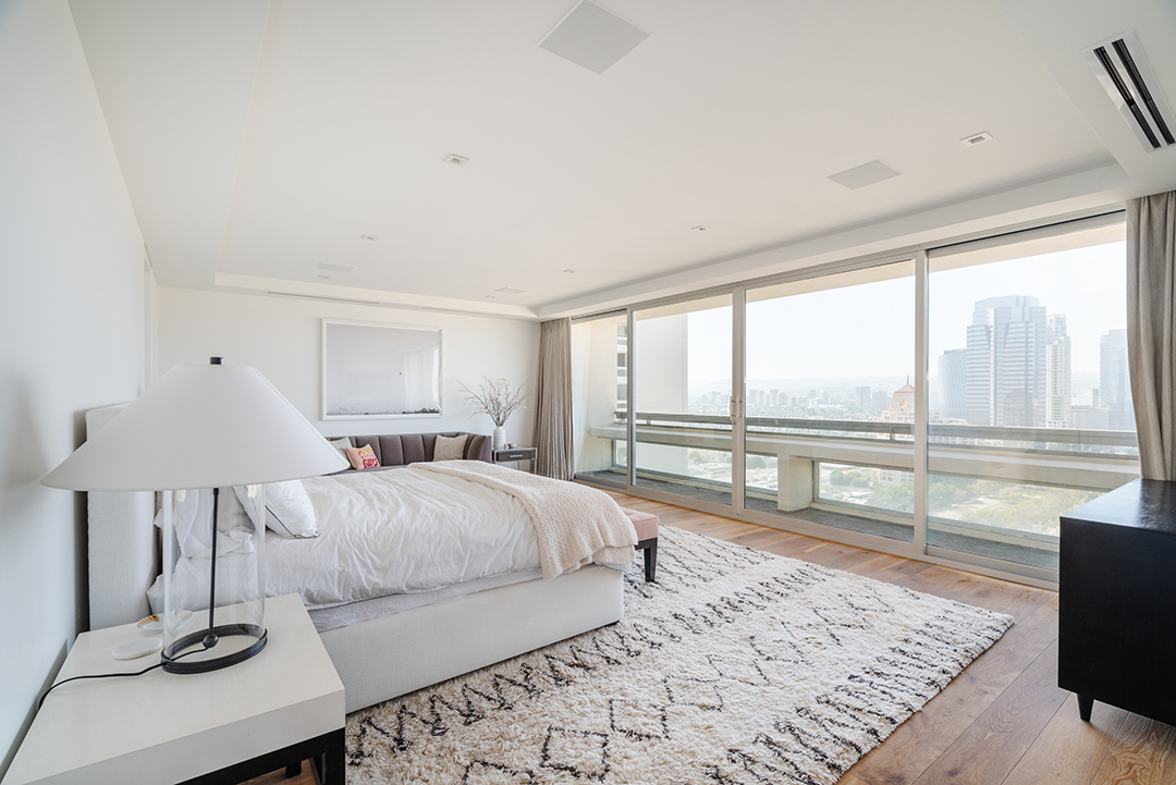 Celebrated Director Robert Wises Former Century Towers Pad Hits The Market Primary Suite