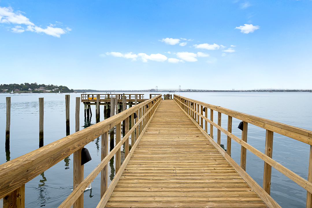 Gatsby Style Abounds A This 55m Great Neck Mansion Dock