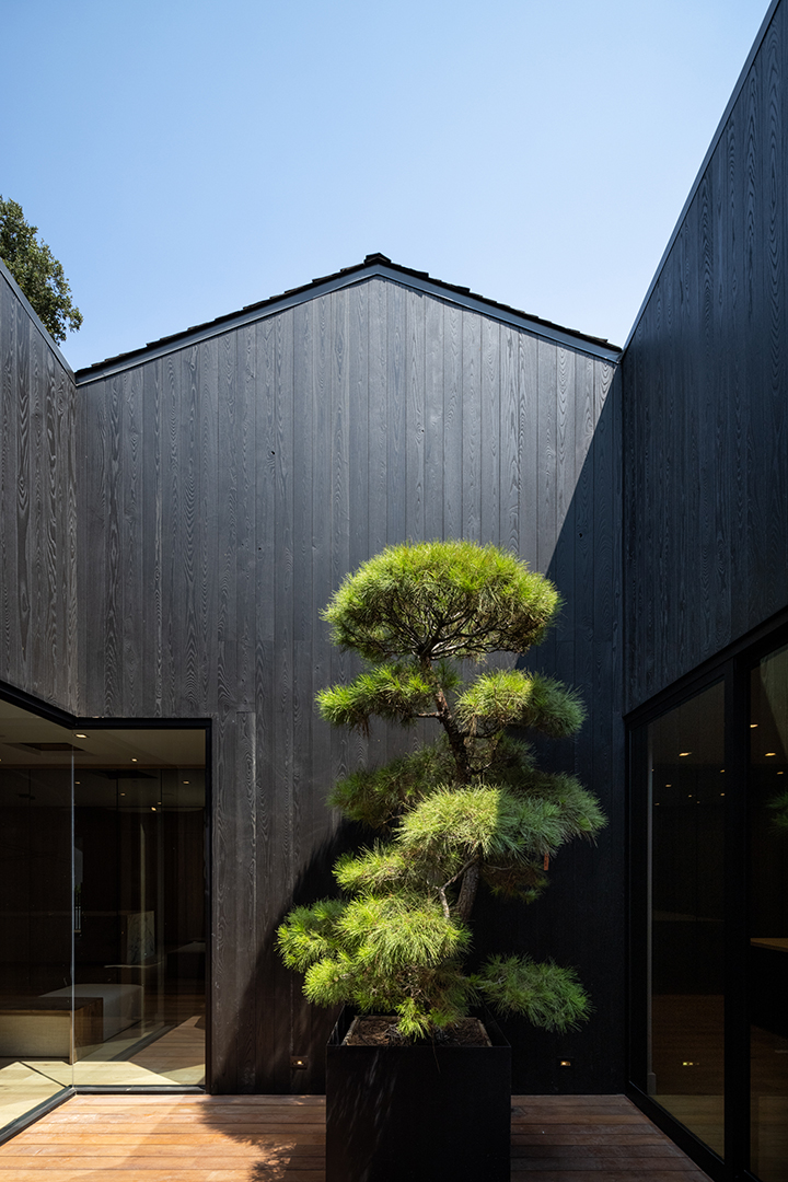 Encino Masterpiece Born Of Celebrity Designer Jae Omars Vision Unveiled For 26m Exterior Look