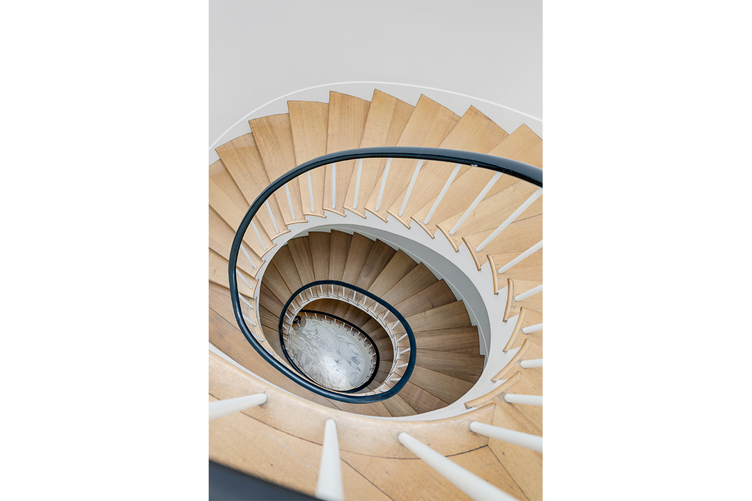 Im Pei Manhattan Townhouse Sells Light Wood Spiral Stair