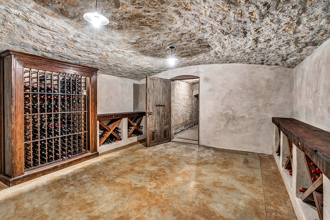 2020 Lawndale Road Kenwood California Wine Cellar