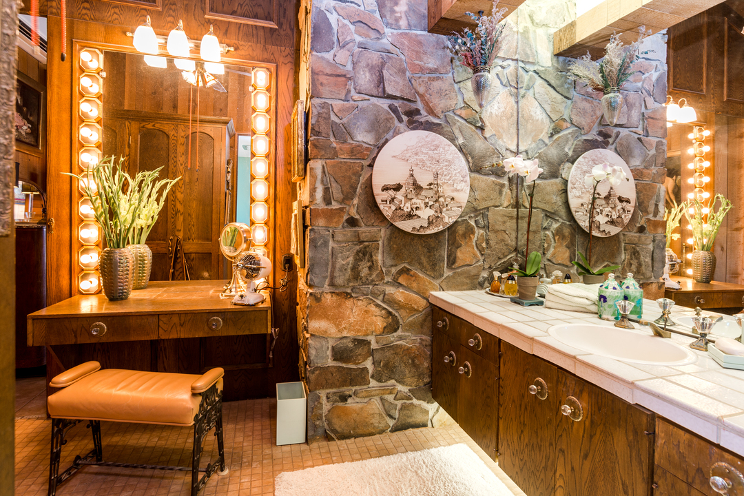 Frank Sinatra Palm Desert Villa Maggio Bathroom