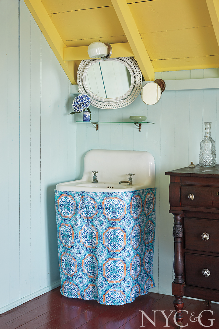 cottage core style bathroom