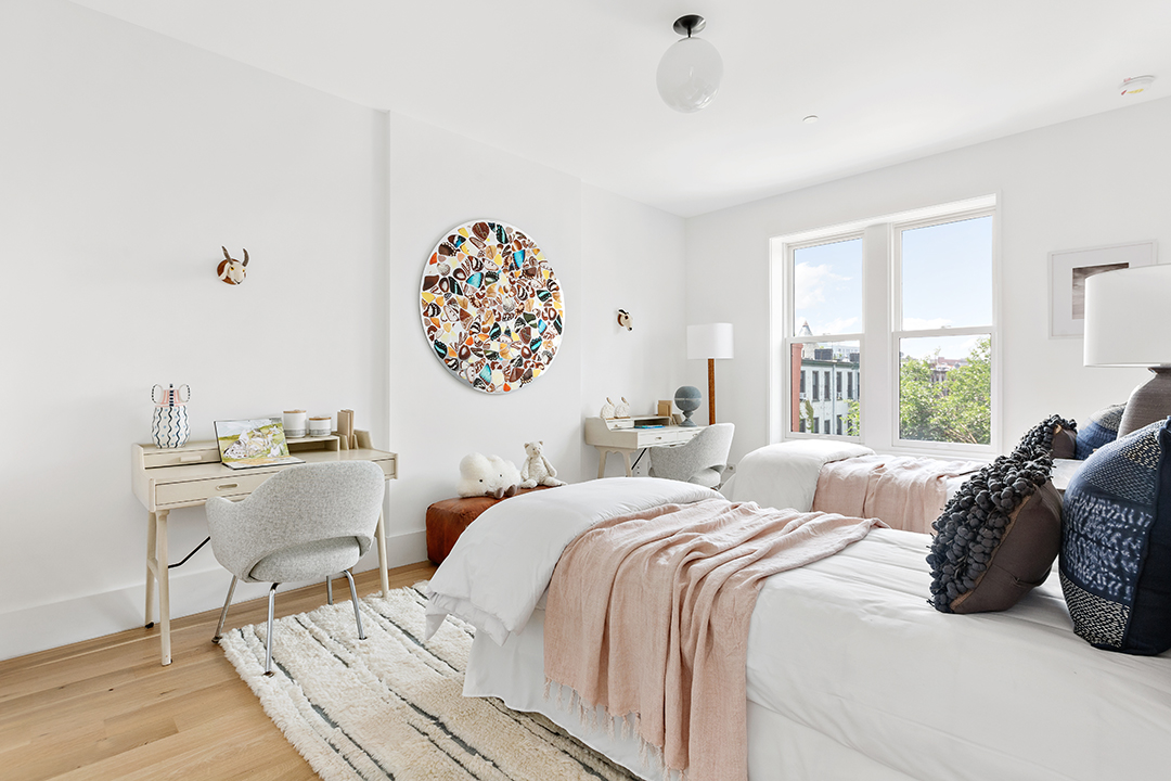 Nyc Doctors Row Townhouse Twin Bedroom