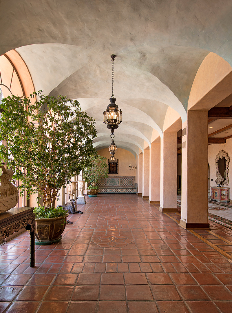 Las Iconic Hearst Estate Where Jfk And Jackie Honeymooned Just Sold At Auction Hallway Photo By Jim Bartsch
