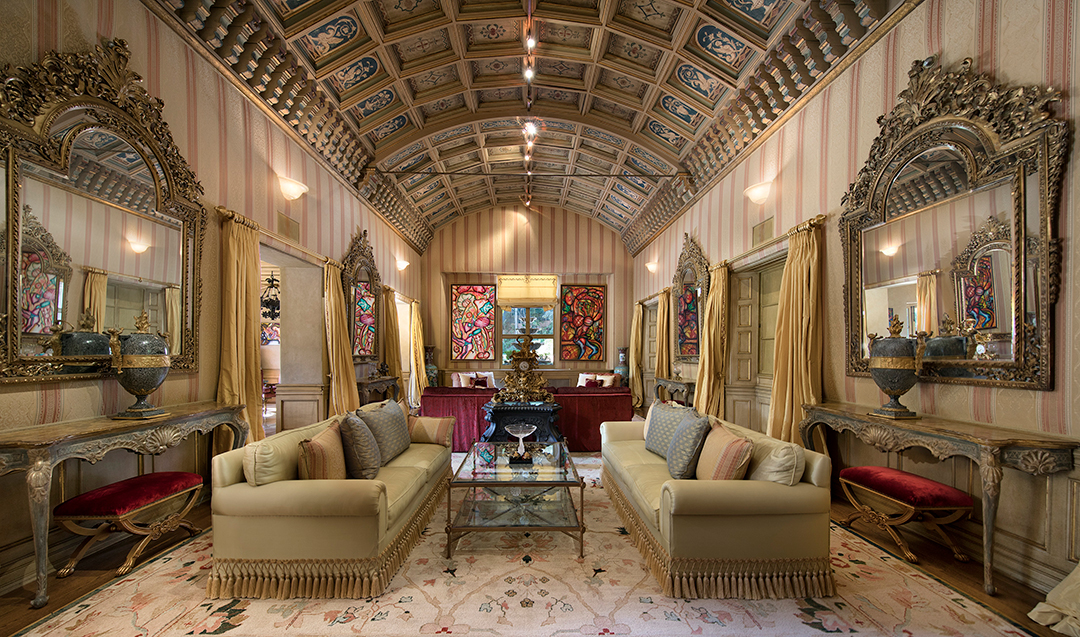 Las Iconic Hearst Estate Where Jfk And Jackie Honeymooned Just Sold At Auction Great Room Photo By Jim Bartsch