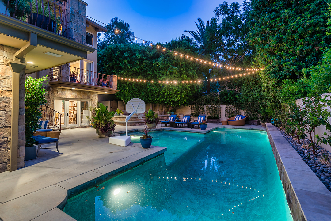 Nick And Vanessa Lacheys Former Encino Mansion Asks 6m Pool