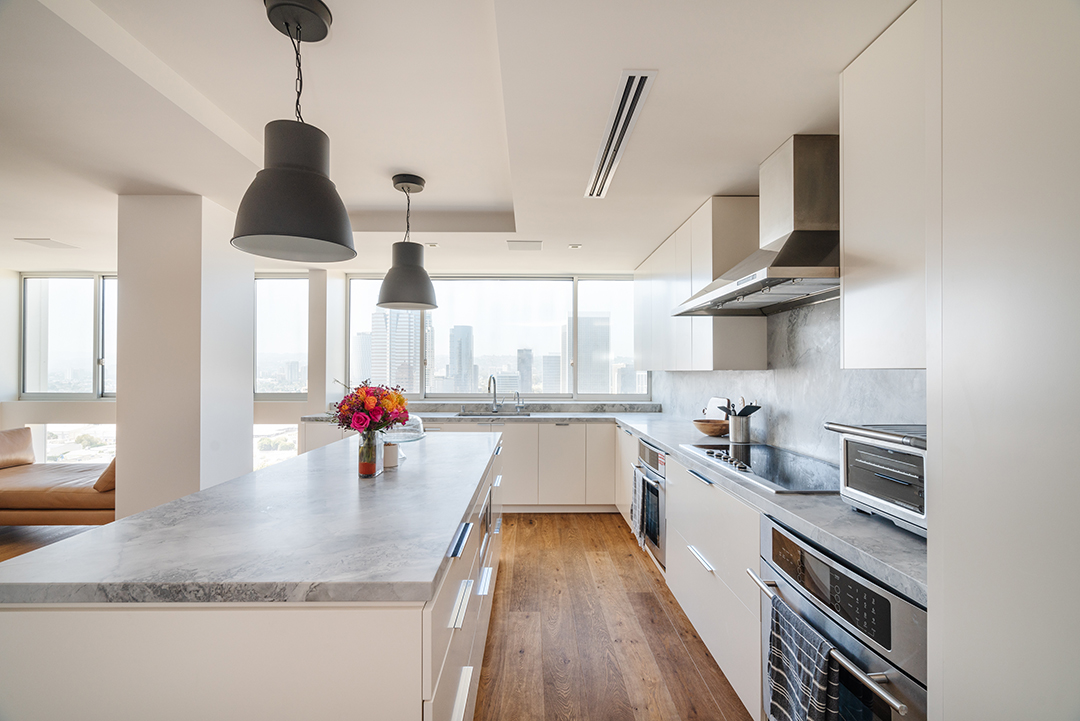 Celebrated Director Robert Wises Former Century Towers Pad Hits The Market Kitchen D