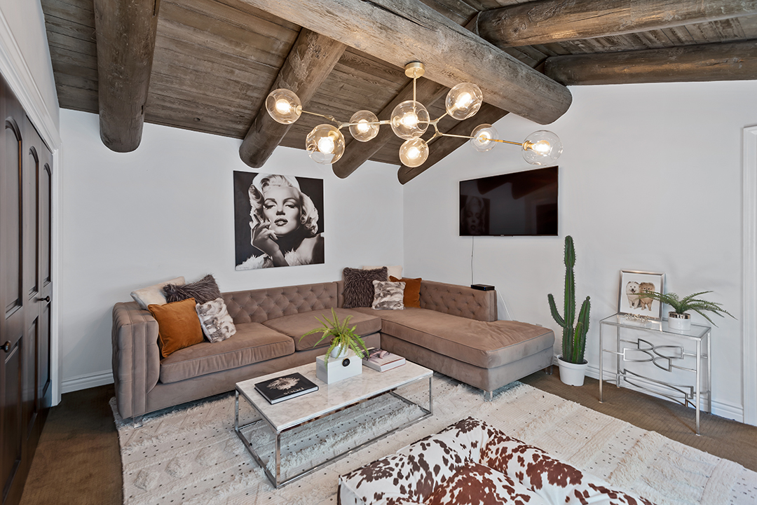 Nick And Vanessa Lacheys Former Encino Mansion Asks 6m Den B