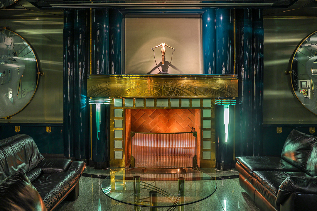 Las Iconic Hearst Estate Where Jfk And Jackie Honeymooned Just Sold At Auction Fireplace Photo By Simon Berlyn