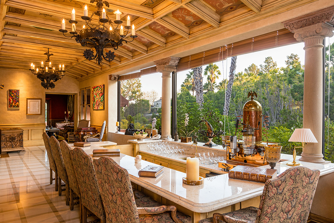 Las Iconic Hearst Estate Where Jfk And Jackie Honeymooned Just Sold At Auction Dining Photo By Simon Berlyn