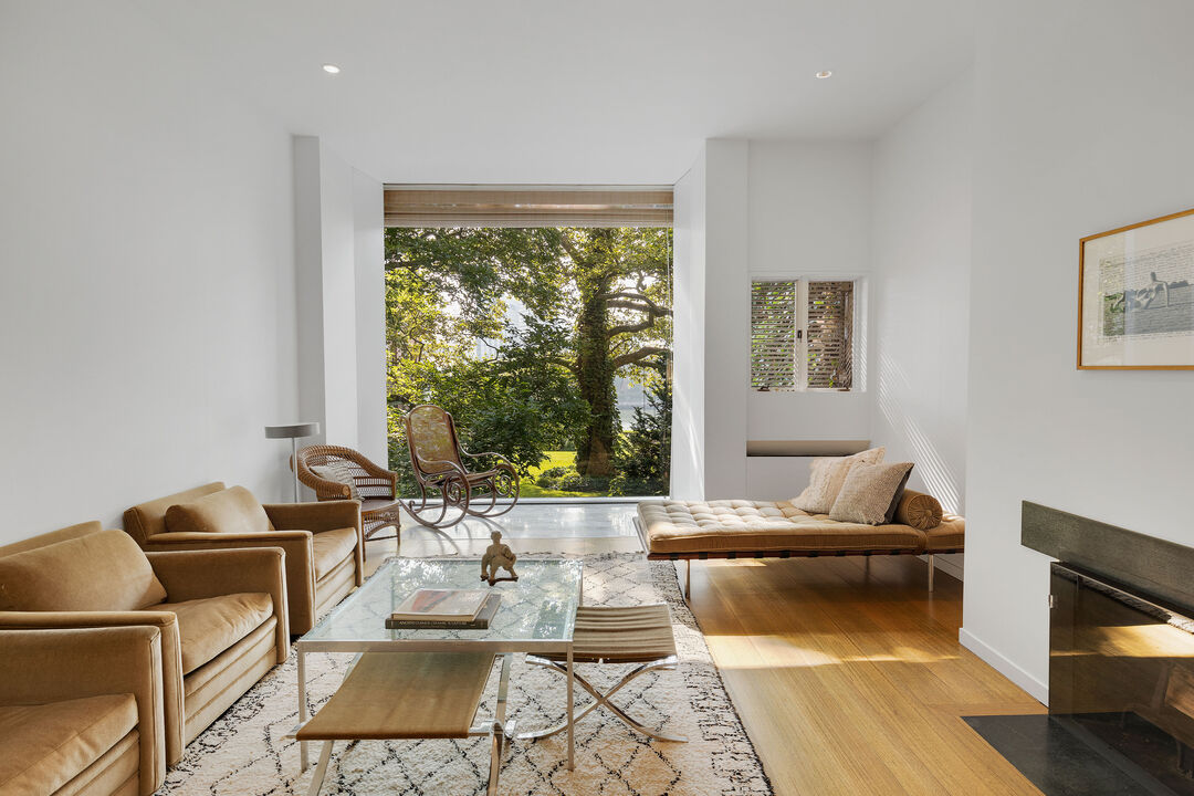 Im Pei Manhattan Townhouse Sells Living Room