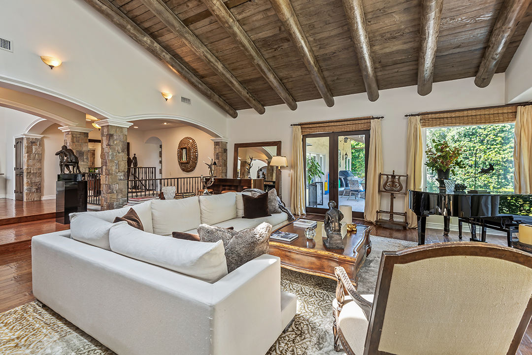 Nick And Vanessa Lacheys Former Encino Mansion Asks 6m Living