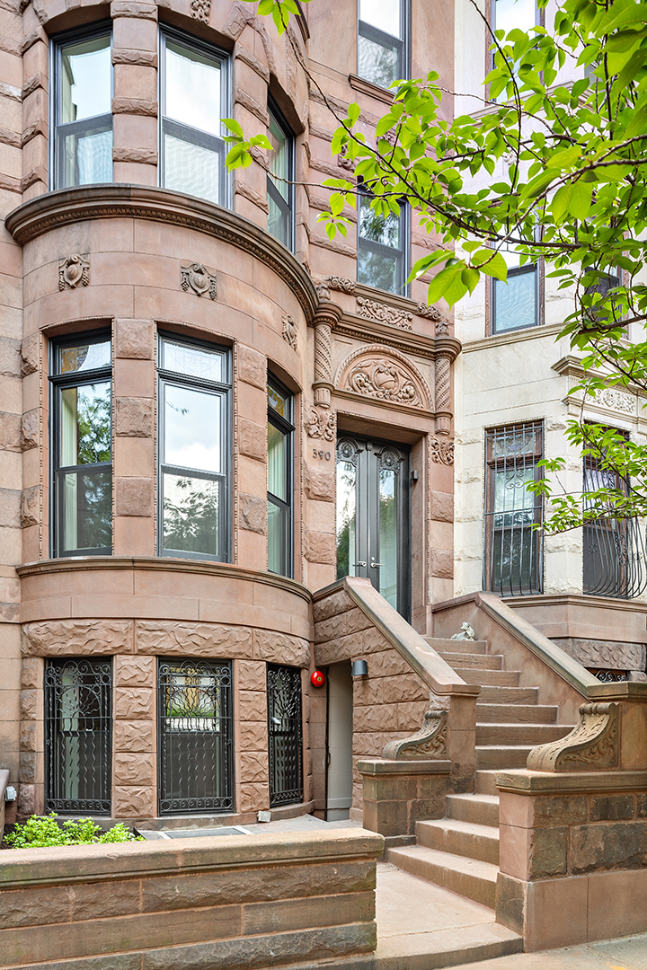 Nyc Doctors Row Townhouse Exterior