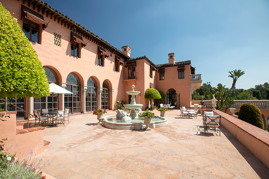 Las Iconic Hearst Estate Where Jfk And Jackie Honeymooned Just Sold At Auction Terrace B Photo By Jim Bartsch