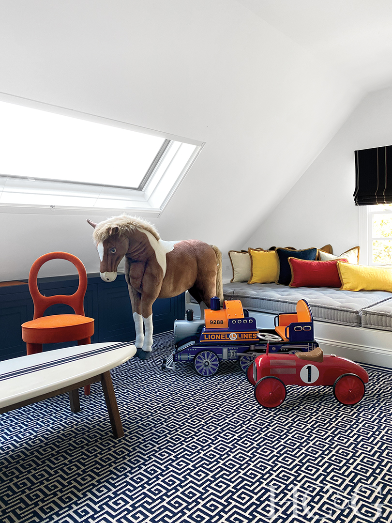 built in daybed playroom