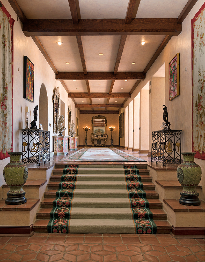 Las Iconic Hearst Estate Where Jfk And Jackie Honeymooned Just Sold At Auction Hall Photo By Jim Bartsch