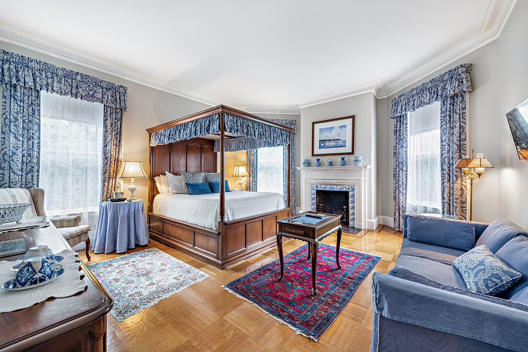 Newport Victorian Now Operating As An Inn Lists Near The Cliff Walk Bedroom