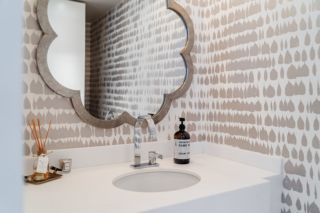 Celebrated Director Robert Wises Former Century Towers Pad Hits The Market Powder Room