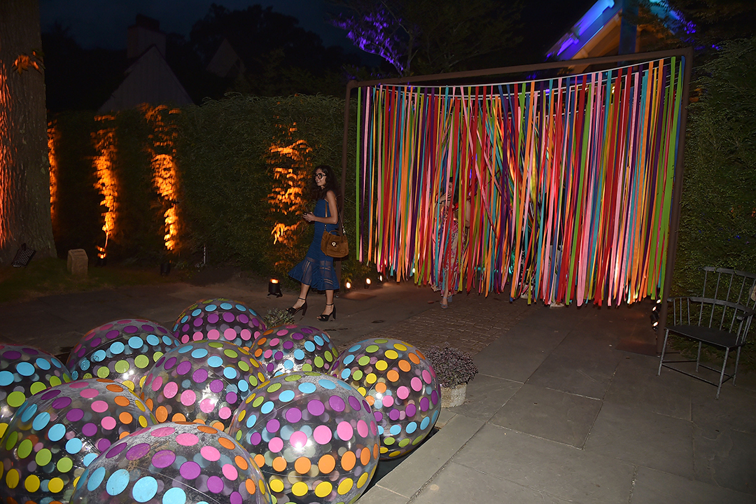 curtain with balls in pool