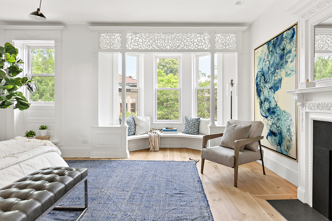 Nyc Doctors Row Townhouse Corner Window