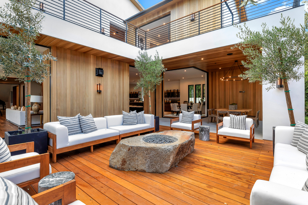 Sophie Turner Joe Jonas Sell Jae Omar Designed Encino Mansion Patio