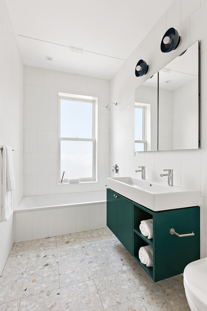 Nyc Doctors Row Townhouse Bathroom