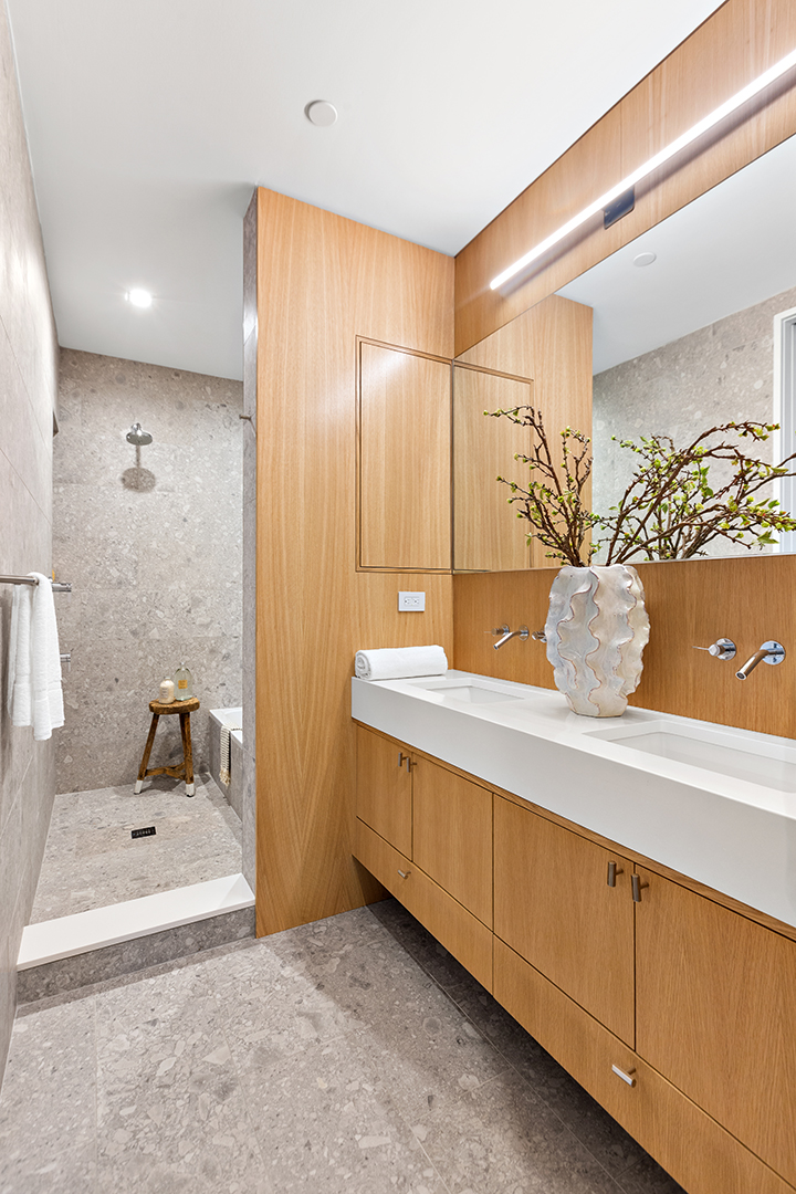 Nyc Doctors Row Townhouse Oak Bathroom