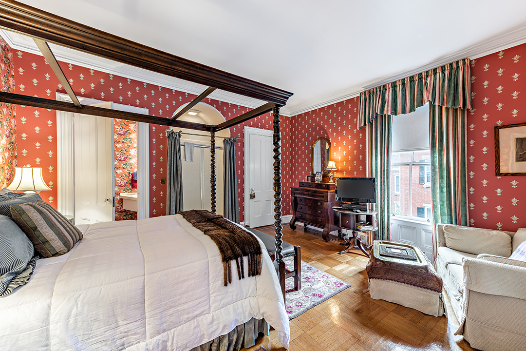 Newport Victorian Now Operating As An Inn Lists Near The Cliff Walk Bedroom C