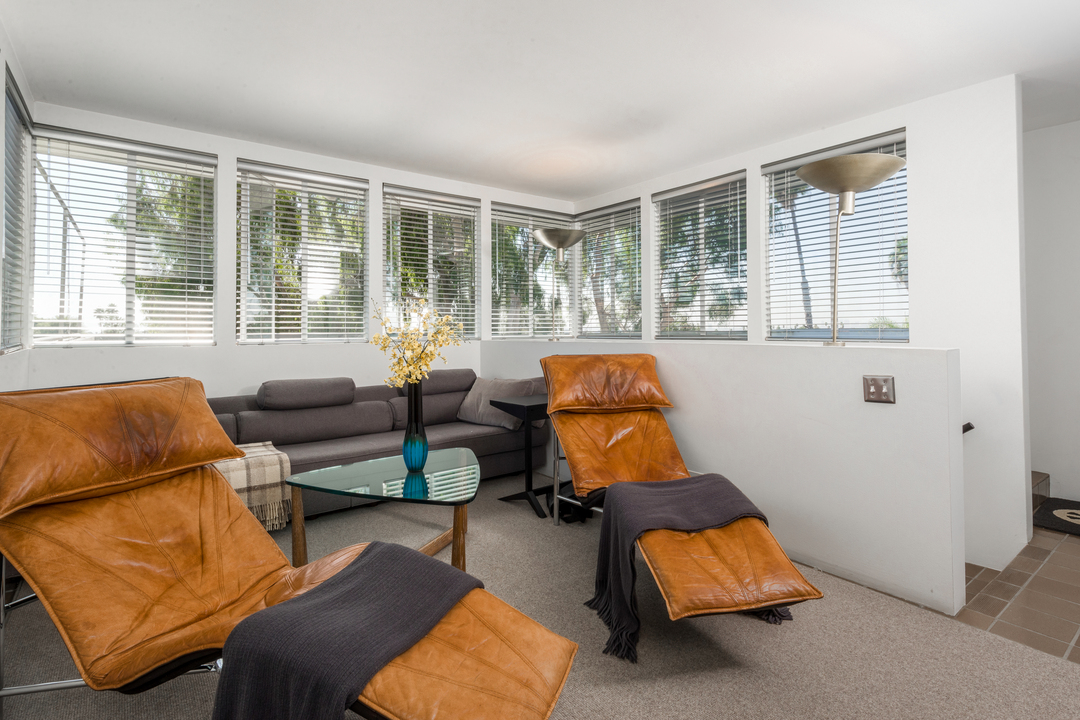 Raphael Soriano Los Feliz Gogol Midcentury Modern House Leather Lounge Chairs