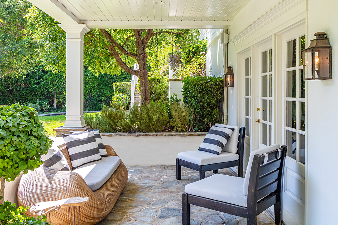 Mila Kunis And Ashton Kutcher Seek To Sell Their Traditional Beverly Hills Home Porch B