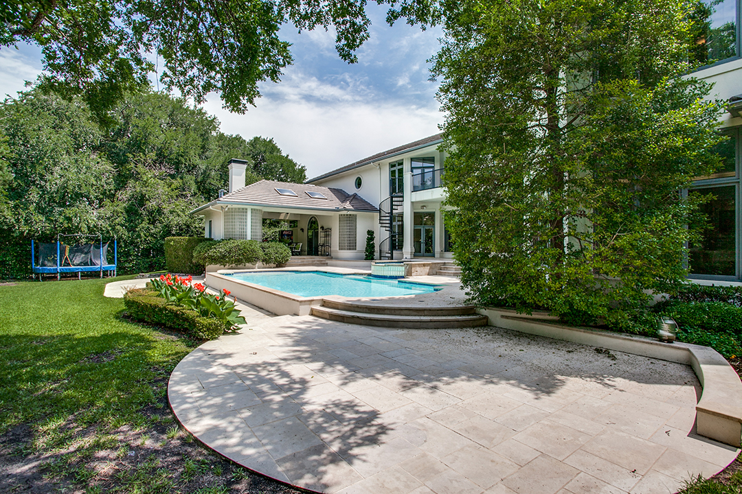 Nfl Hall Of Famer Emmitt Smith Puts The Dallas Home He Built On The Market Pool