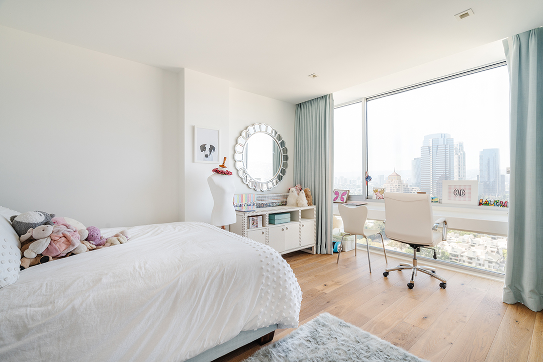 Celebrated Director Robert Wises Former Century Towers Pad Hits The Market Bed