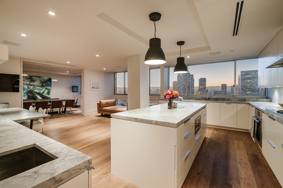 Celebrated Director Robert Wises Former Century Towers Pad Hits The Market Kitchen
