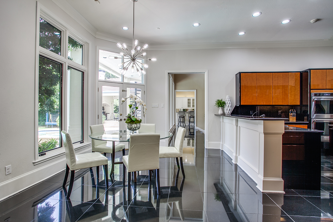 Nfl Hall Of Famer Emmitt Smith Puts The Dallas Home He Built On The Market Kitchen